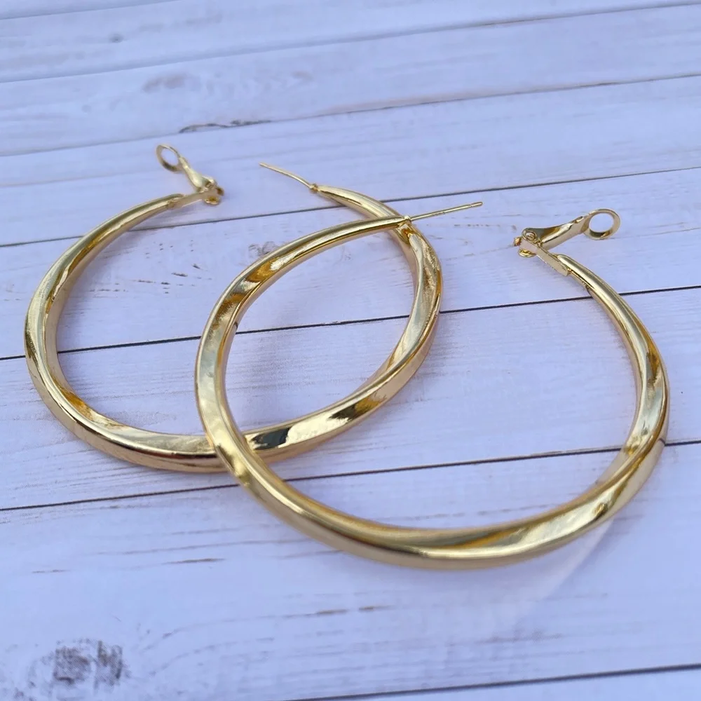 NEW 18K Gold Plated Chunky Big Circle Drop Hoop Earrings 2 1/4” - Picture 6 of 14